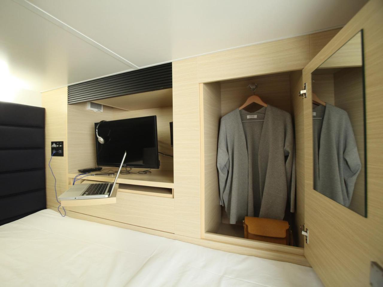 Smart Shizuku Ekimae Kapselhotel